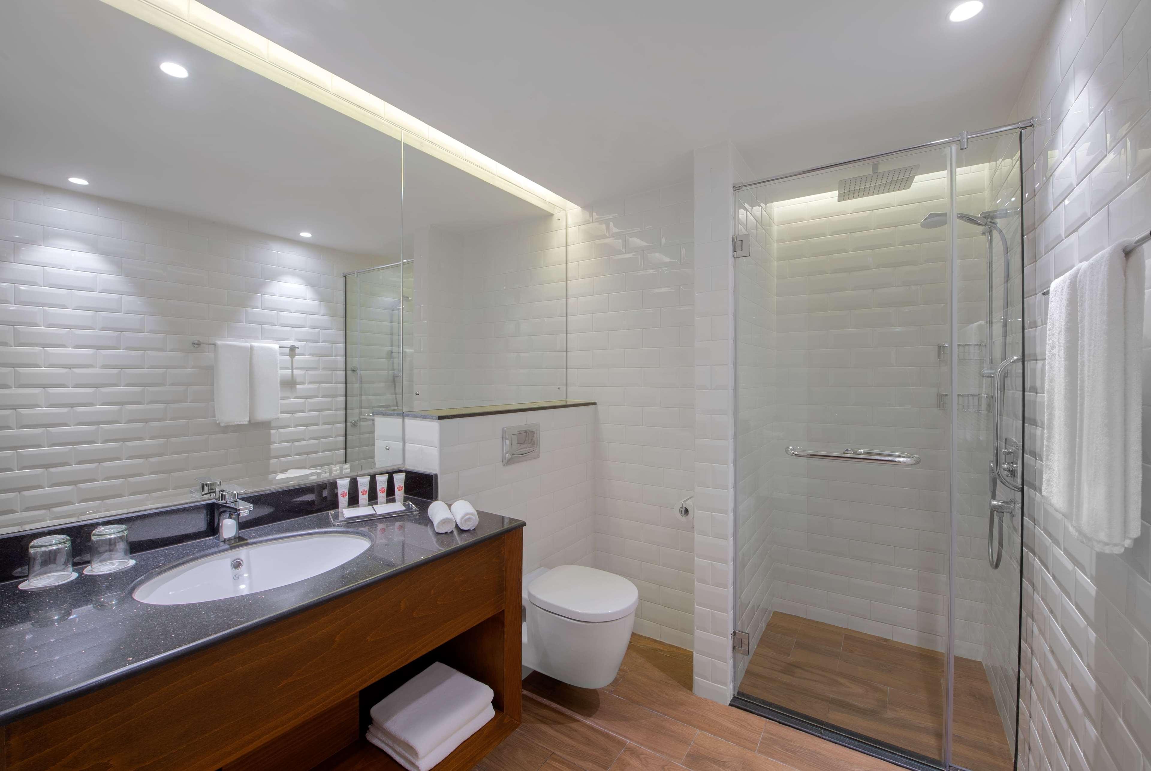 Wyndham Garden Muscat Al Khuwair Otel Dış mekan fotoğraf