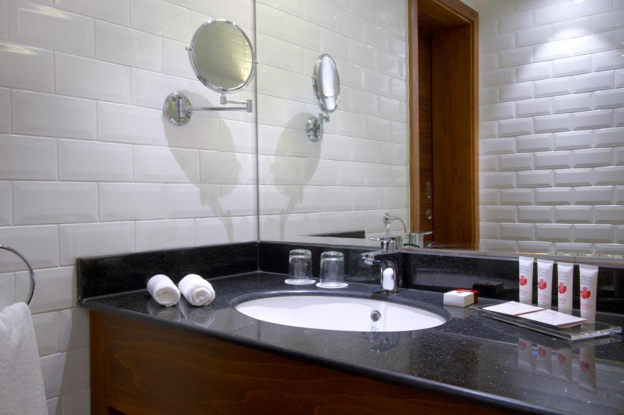 Wyndham Garden Muscat Al Khuwair Otel Dış mekan fotoğraf