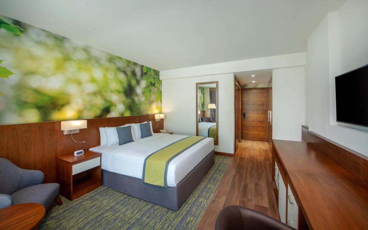 Wyndham Garden Muscat Al Khuwair Otel Dış mekan fotoğraf
