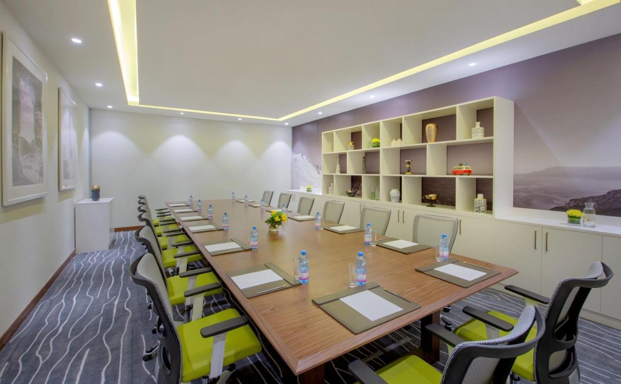 Wyndham Garden Muscat Al Khuwair Otel Dış mekan fotoğraf